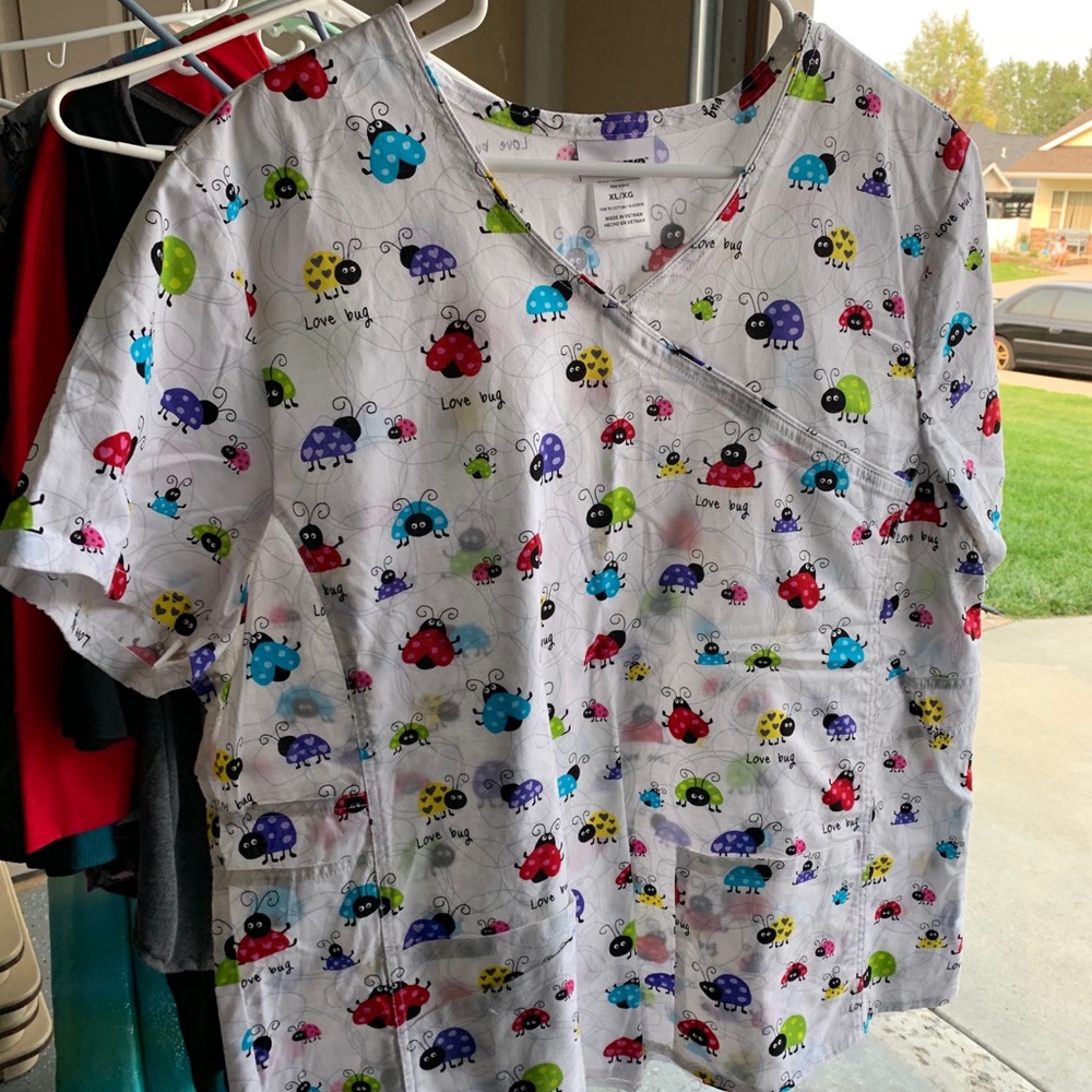 Women’s Scrub Top - Like New - Never Worn - XL